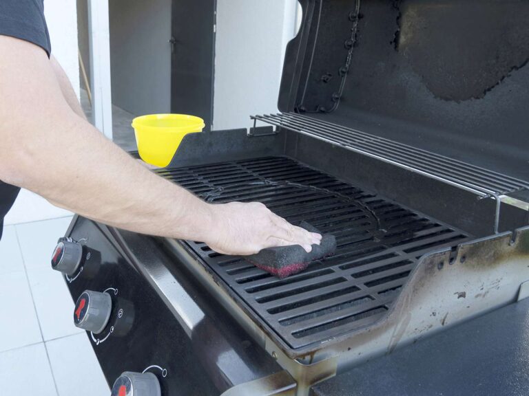 How To Clean The Inside Of A Gas Grill
